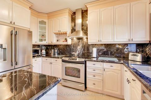 Photo 11 at 127 Mountcharles Crescent, Maple, Vaughan