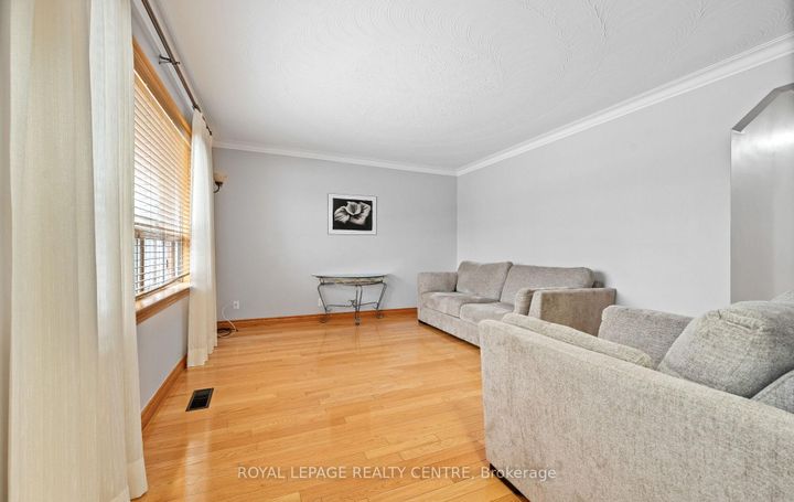 Photo 5 at 8 Davick Drive, Alderwood, Toronto