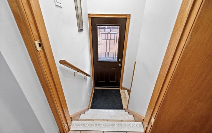 Photo 17 at 8 Davick Drive, Alderwood, Toronto