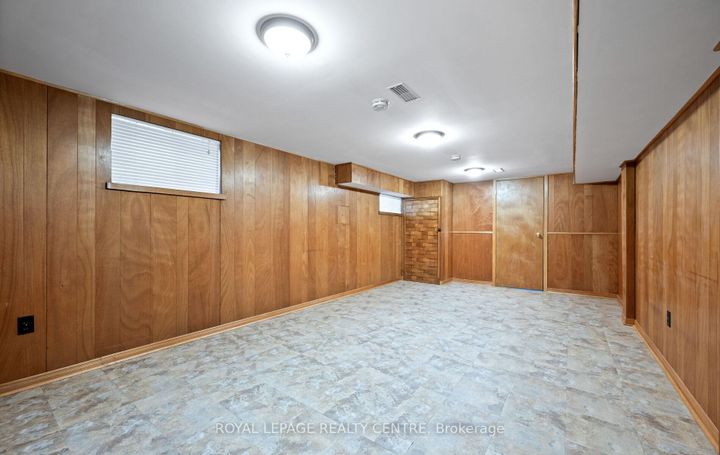 Photo 18 at 8 Davick Drive, Alderwood, Toronto