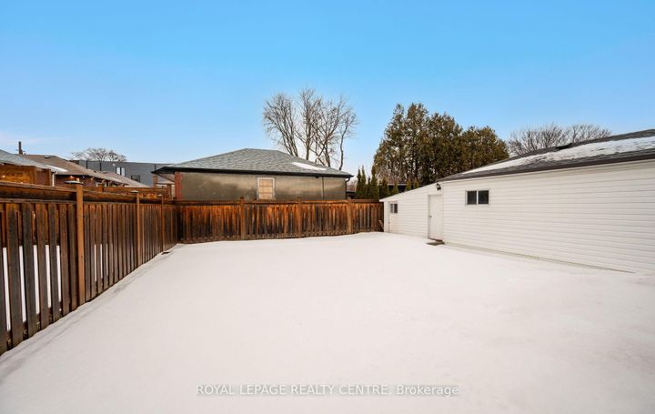 Photo 23 at 8 Davick Drive, Alderwood, Toronto