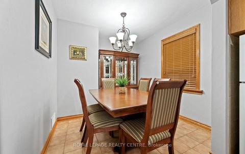Photo 10 at 8 Davick Drive, Alderwood, Toronto