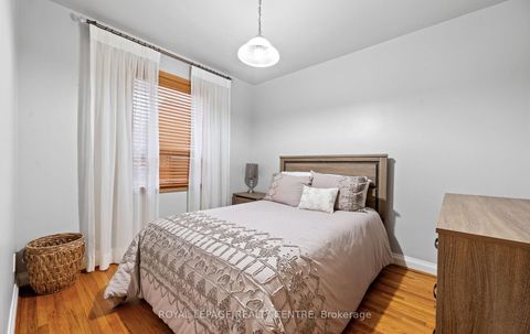 Photo 12 at 8 Davick Drive, Alderwood, Toronto