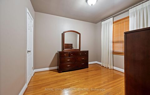 Photo 14 at 8 Davick Drive, Alderwood, Toronto