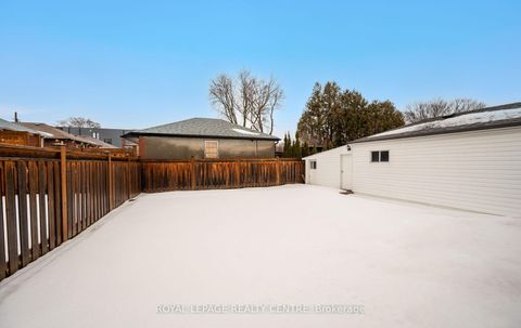 Photo 23 at 8 Davick Drive, Alderwood, Toronto