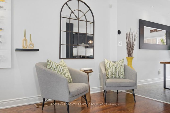 Photo 7 at 20 Isaac Devins Avenue, East Woodbridge, Vaughan