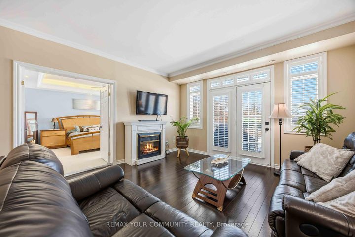 Photo 15 at 17 - 520 Silken Laumann Drive, Wyndham, Newmarket