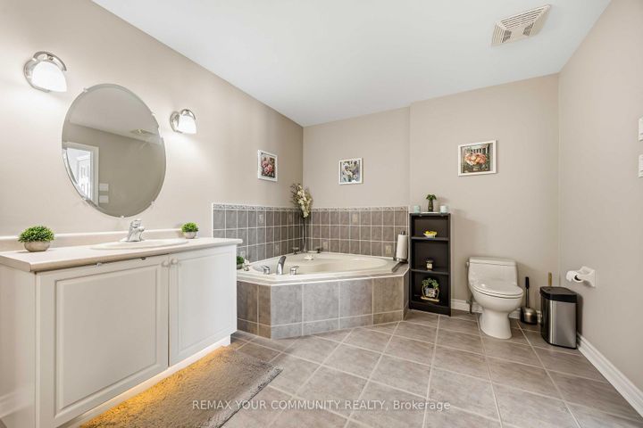 Photo 35 at 17 - 520 Silken Laumann Drive, Wyndham, Newmarket