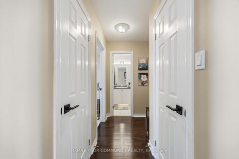 Photo 8 at 17 - 520 Silken Laumann Drive, Wyndham, Newmarket