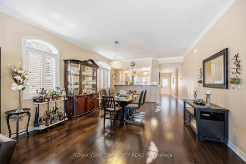 Photo 12 at 17 - 520 Silken Laumann Drive, Wyndham, Newmarket