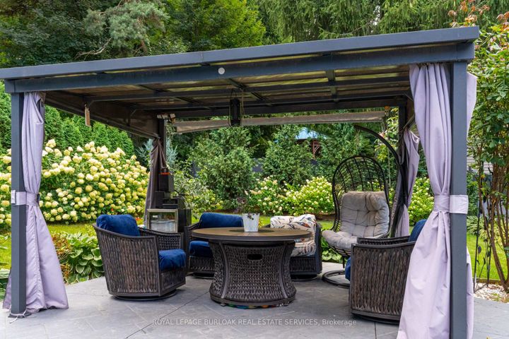 Photo 5 at 28 Stonegate Drive, Ancaster, Hamilton