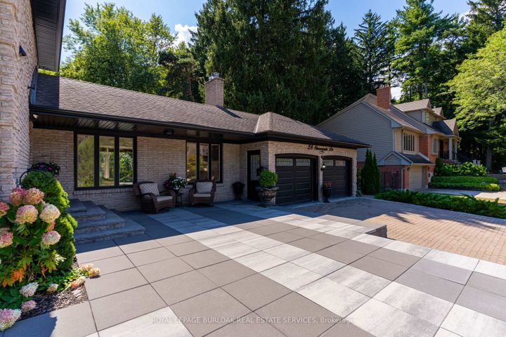 Photo 6 at 28 Stonegate Drive, Ancaster, Hamilton