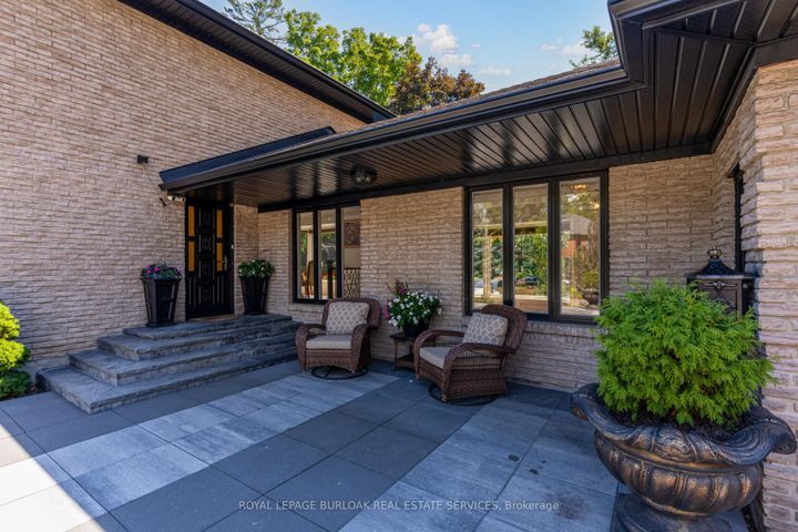 Photo 7 at 28 Stonegate Drive, Ancaster, Hamilton