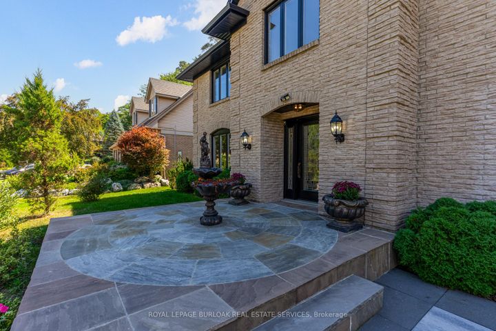 Photo 8 at 28 Stonegate Drive, Ancaster, Hamilton