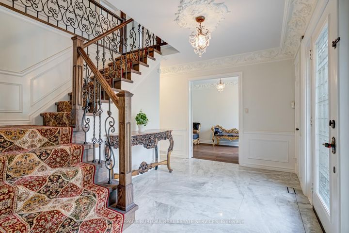 Photo 10 at 28 Stonegate Drive, Ancaster, Hamilton