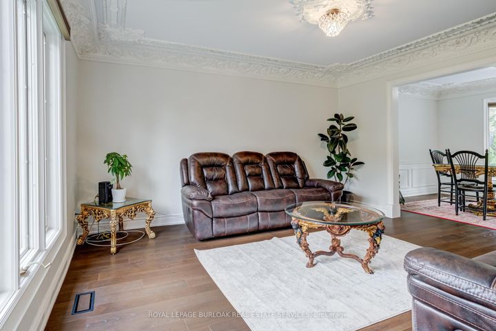 Photo 11 at 28 Stonegate Drive, Ancaster, Hamilton