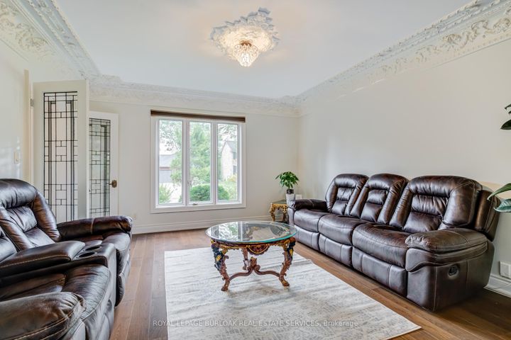 Photo 12 at 28 Stonegate Drive, Ancaster, Hamilton