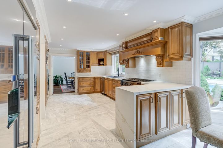 Photo 15 at 28 Stonegate Drive, Ancaster, Hamilton