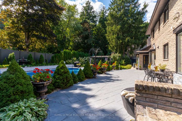 Photo 40 at 28 Stonegate Drive, Ancaster, Hamilton