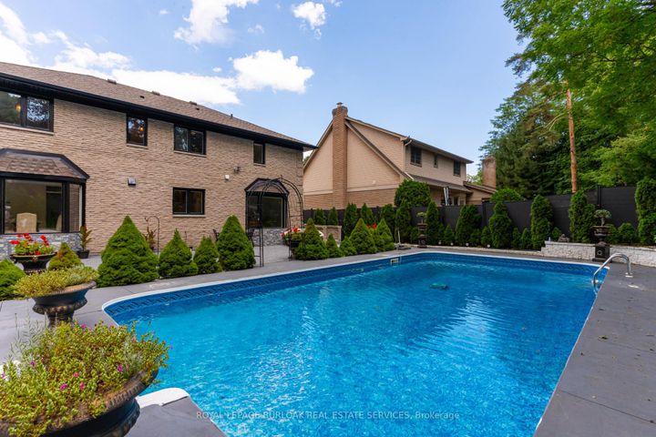 Photo 45 at 28 Stonegate Drive, Ancaster, Hamilton