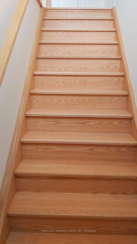 Photo 2 at 771 Eddystone Path, Donevan, Oshawa