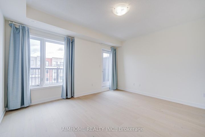 Photo 18 at 135 Frederick Tisdale Drive, CFB, Toronto