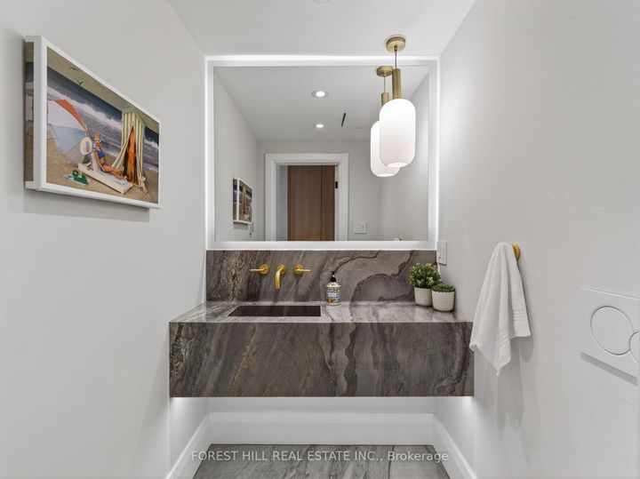 Photo 8 at 186 Wychwood Avenue, Cedarvale, Toronto