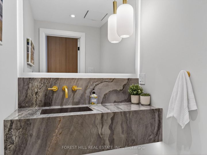 Photo 9 at 186 Wychwood Avenue, Cedarvale, Toronto