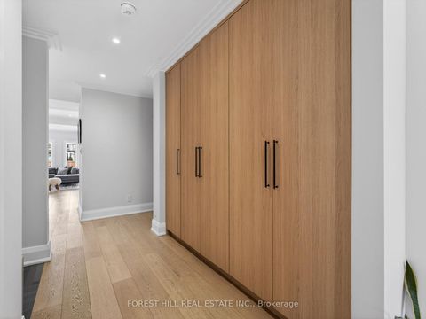 Photo 7 at 186 Wychwood Avenue, Cedarvale, Toronto