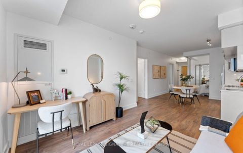 Photo 5 at 213 - 80 Vanauley Street, Chinatown, Toronto