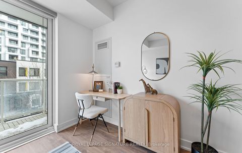 Photo 8 at 213 - 80 Vanauley Street, Chinatown, Toronto