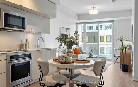 Photo 9 at 213 - 80 Vanauley Street, Chinatown, Toronto