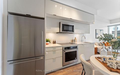 Photo 10 at 213 - 80 Vanauley Street, Chinatown, Toronto