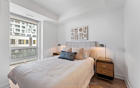 Photo 11 at 213 - 80 Vanauley Street, Chinatown, Toronto