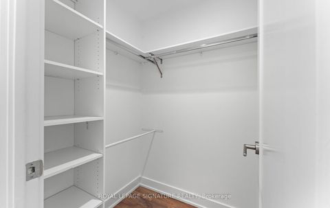 Photo 13 at 213 - 80 Vanauley Street, Chinatown, Toronto