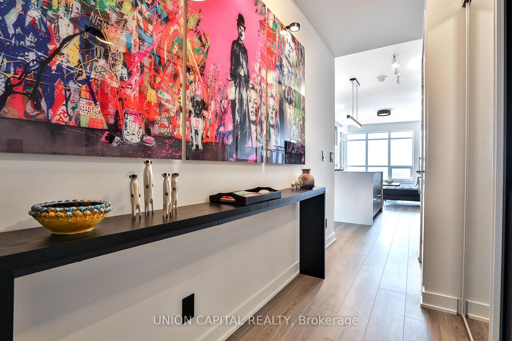 1002 - 30 Upper Mall Way, Brownridge, Vaughan photo number 2