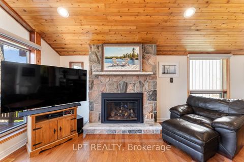 Photo 11 at 229 Lake Drive N, Historic Lakeshore Communities, Georgina