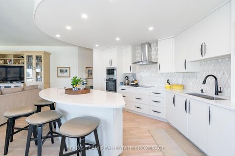 Photo 7 at 1409 - 2 Toronto Street, City Centre, Barrie