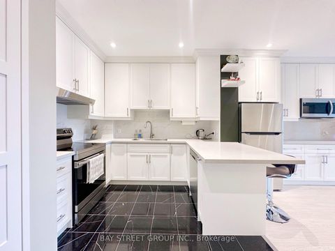 Photo 11 at 1001 - 102 Bloor Street W, Annex, Toronto