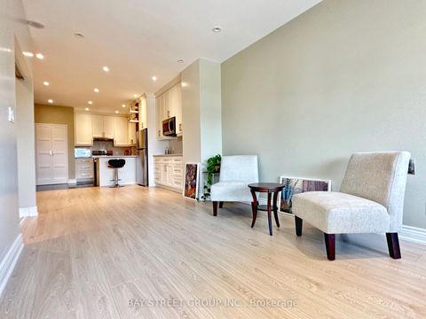 Photo 19 at 1001 - 102 Bloor Street W, Annex, Toronto