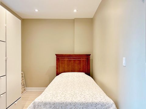 Photo 24 at 1001 - 102 Bloor Street W, Annex, Toronto