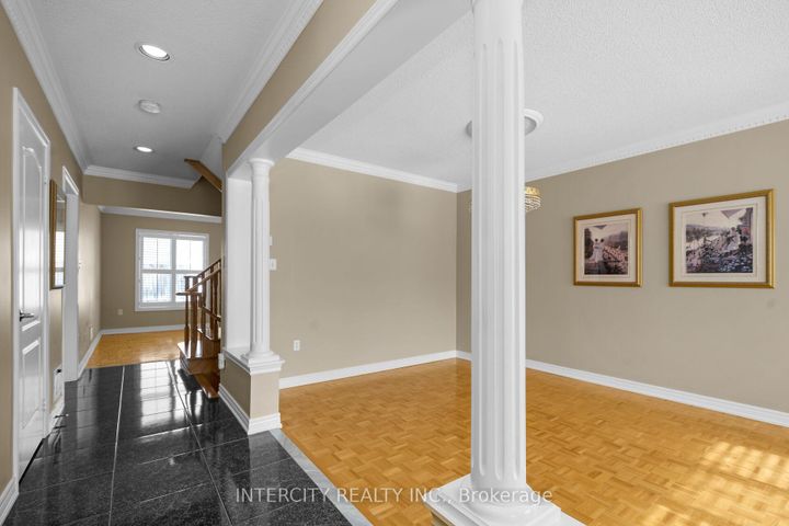 Photo 3 at 6 Noble Prince Place, Sonoma Heights, Vaughan
