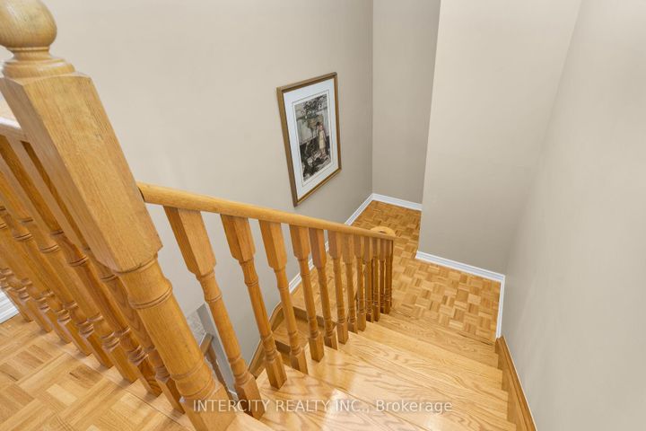 Photo 23 at 6 Noble Prince Place, Sonoma Heights, Vaughan