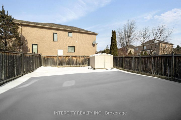 Photo 24 at 6 Noble Prince Place, Sonoma Heights, Vaughan