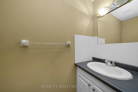 Photo 13 at 6 Noble Prince Place, Sonoma Heights, Vaughan