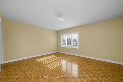 Photo 15 at 6 Noble Prince Place, Sonoma Heights, Vaughan