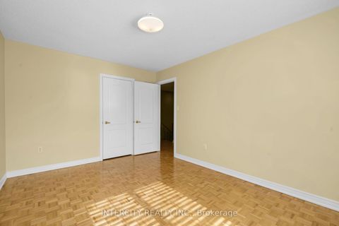 Photo 19 at 6 Noble Prince Place, Sonoma Heights, Vaughan