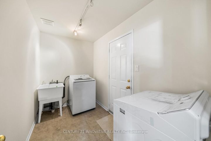 Photo 23 at 917 Joe Persechini Drive, Summerhill Estates, Newmarket