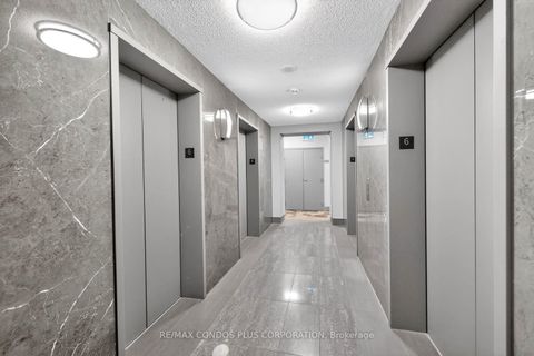 Photo 2 at 605 - 35 Mariner Terrace, Waterfront Communities C1, Toronto