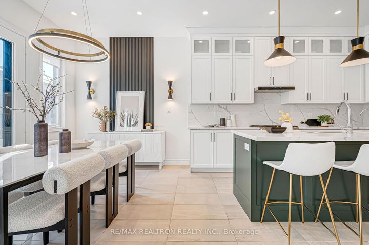 Photo 19 at 15 Current Drive, Rural Richmond Hill, Richmond Hill